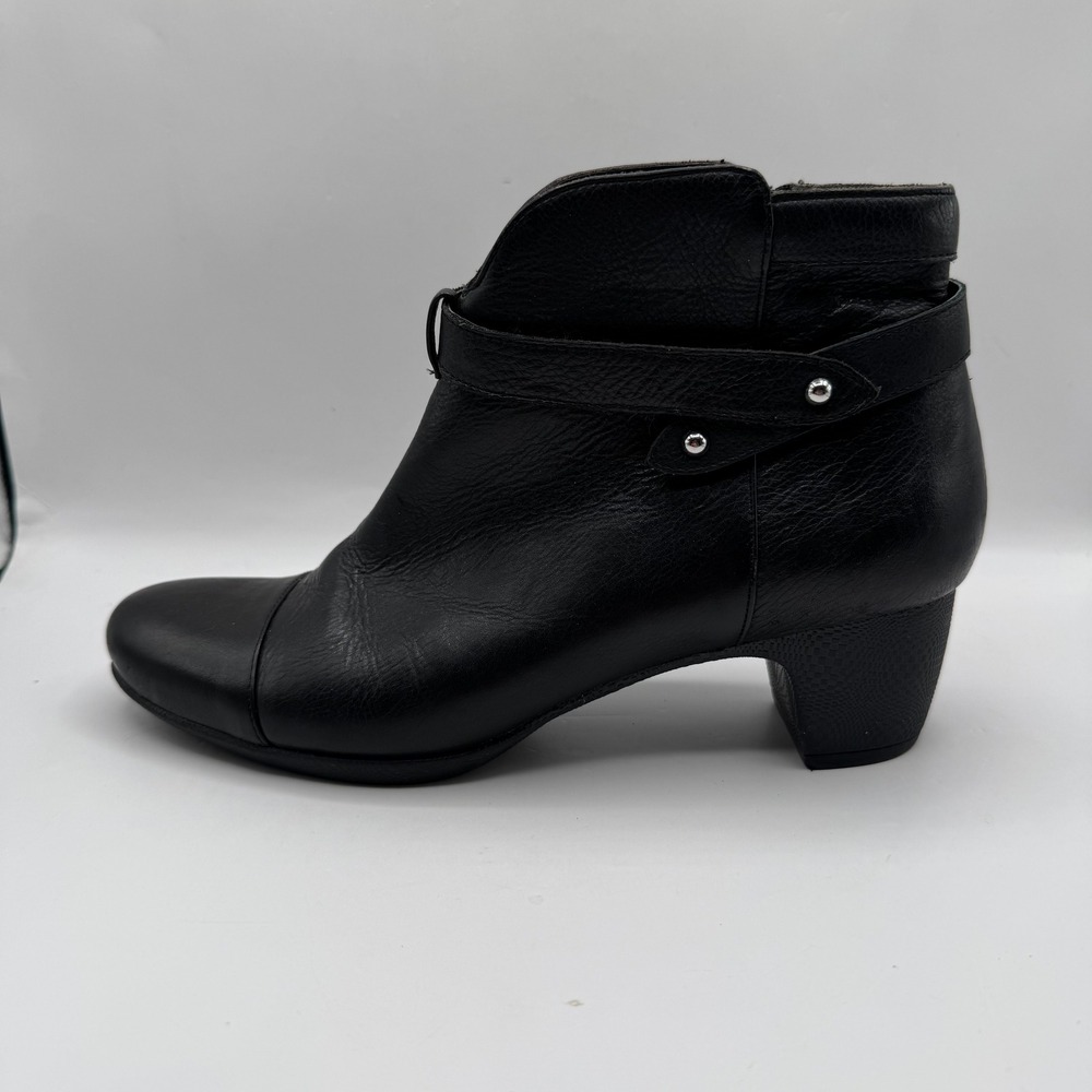 SoftWalk Ankle Boots Women 9.5N Black Leather Cap Toe Buckle Strap S1453-001 - Picture 8 of 10